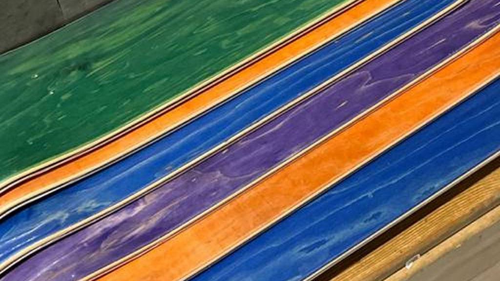 Свежий клен к майским праздникам